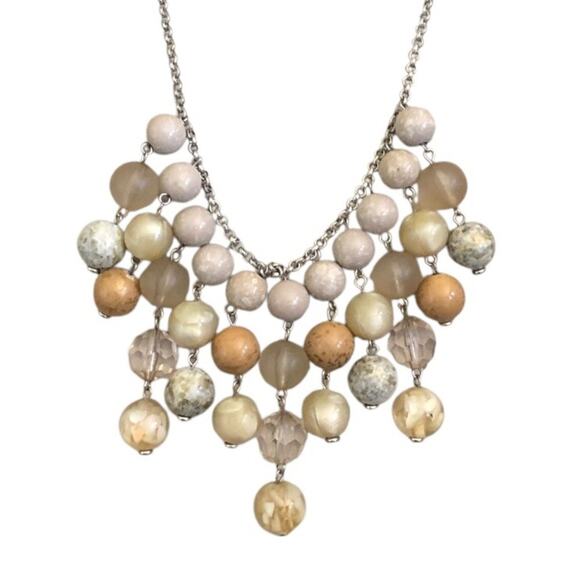 Vintage NY Marked Silver Tone Stunning Neutral And Clear Beads Bib Necklace - Picture 11 of 12